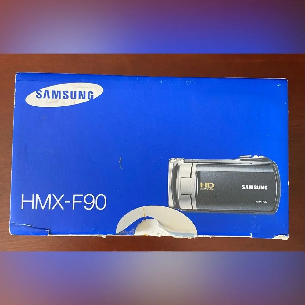 Samsung HMX-F90 HD Camcorder - Picture 3 of 16